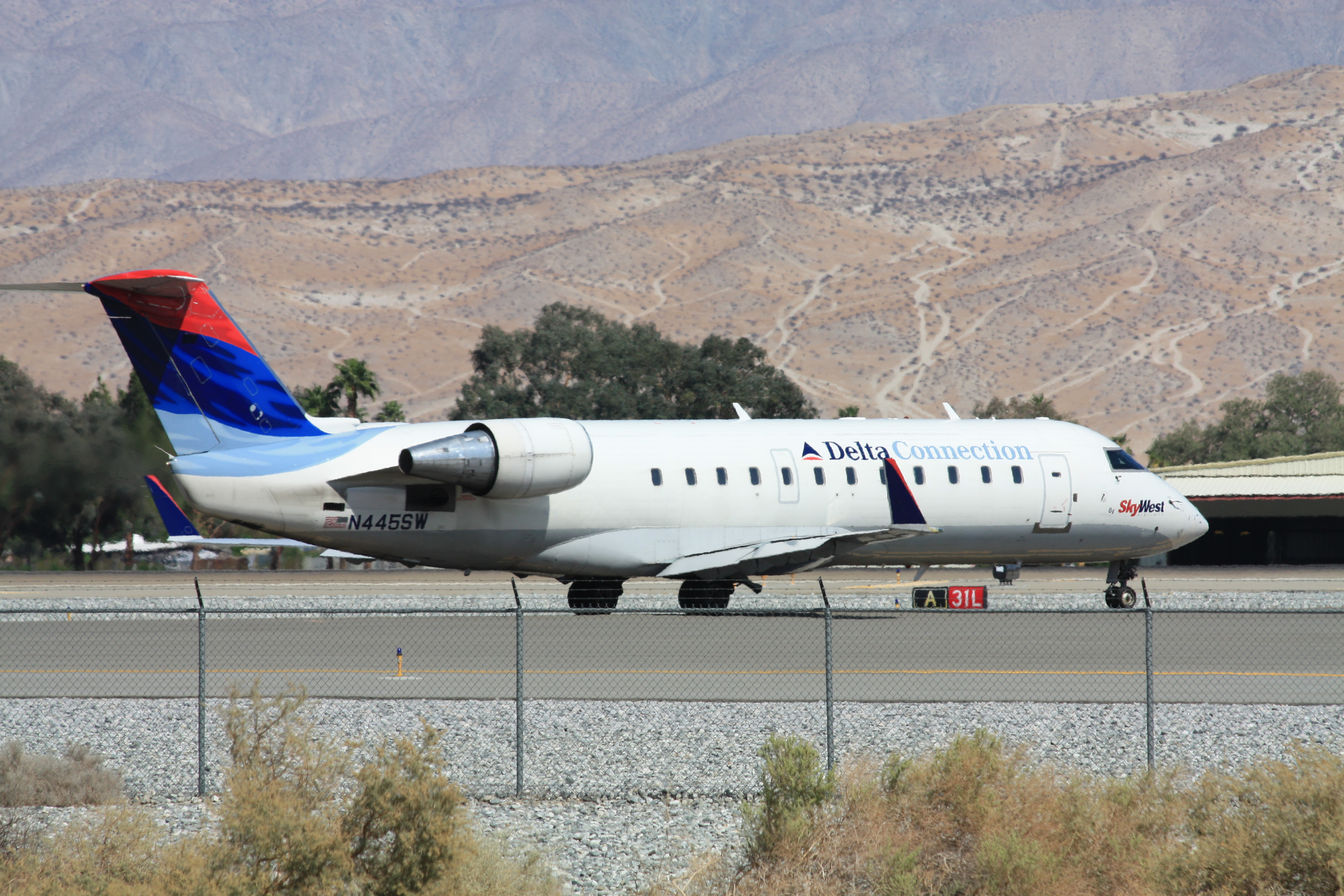 Palm Springs (KPSP) Regional Jet For Departure, 4272x2848 (4487.5517578125KB)